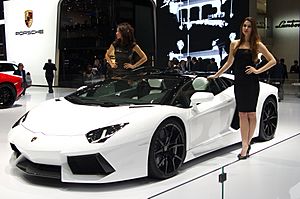 Archivo:Geneva MotorShow 2013 - Lamborghini Aventador white