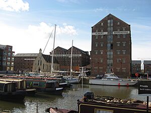 Archivo:GlosDocks