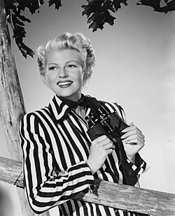 Archivo:Hayworth-Lady-from-Shanghai-Fashion