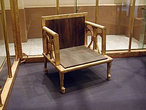 Archivo:Hetepheres chair