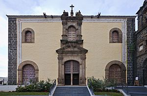 Archivo:Iglesia y Convento San Agustín, La Orotava, Tenerife, España, 2012-12-13, DD 01