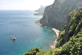 KOCIS Port Taeha, Ulleungdo (4925990346).jpg