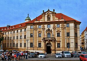 Archivo:Klementinum průčelí 9