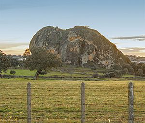 Archivo:La Peña de La Peña, Castilla y León (España)