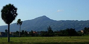 Archivo:Loma-Diego-de-Ocampo-Julio-Jose-Hiraldo-Fermin-Photographer-mod-2