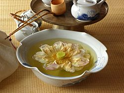 Archivo:Lotus flower tea 3
