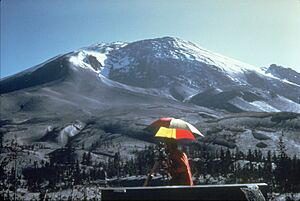 Archivo:MSH80 bulge on north side 04-27-80