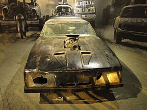 Archivo:Mad Max Fury Road Black on Black (40925738233)