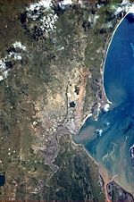Archivo:Maputo from ISS
