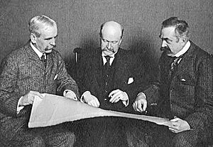 Archivo:McKim, Mead and White crop