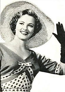 Miriam Stevenson Miss Universe 1954 02.jpg