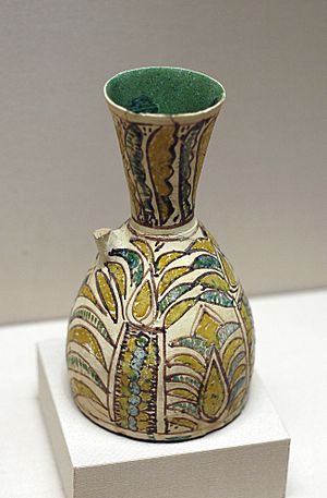 Archivo:Palmtree vase Susa Louvre MAOS383