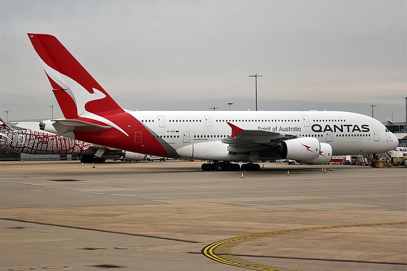 Qantas, VH-OQC, Airbus A380-842 (49597690637)