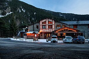 Archivo:Restaurant Camp del Serrat (15855166690)