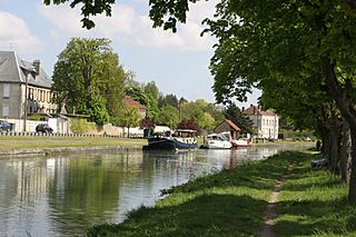 Rethel Canal des Ardennes.JPG