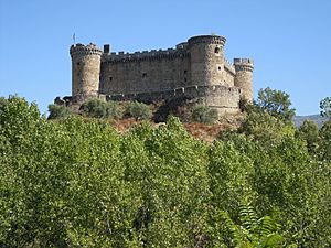 Archivo:SP332 Mombeltran Castle 3 October 2012