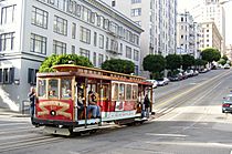Archivo:San Francisco Cable Car on California Street