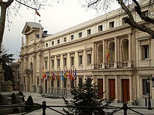 Archivo:Senado fachada Madrid