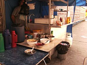 Archivo:Sopaipillas campus San Joaquín 02
