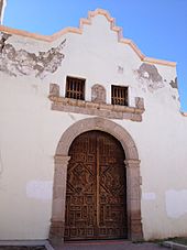 Archivo:Templo de San Carlos - Aldama, Chihuahua - 03