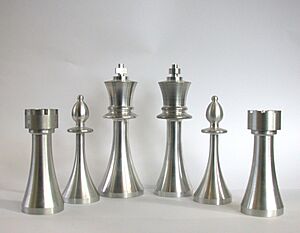 Archivo:TurnedChessPieces