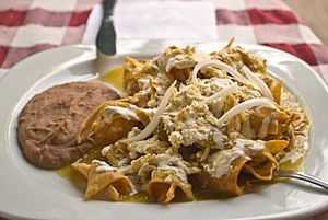 Archivo:01 Chilaquiles verdes con frijoles chinos