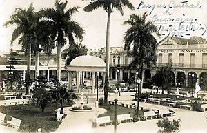 1932 Parque Central de Guanajay.jpg