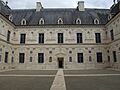 Ancy-le-Franc - Cour interieure 3
