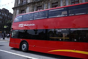 Archivo:Autobuses Doble Piso de Metrobús -i---i- (36053703681)