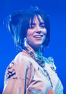 BillieEilishO2160622 (19 of 45) (52153214339) (cropped 3).jpg