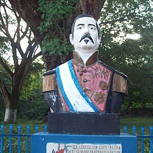 Archivo:Busto del Capitán General Gerardo Barrios en Sesori, El Salvador - 2019