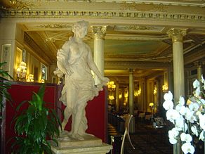 Archivo:Cafe de la Paix, interior - Paris 2011