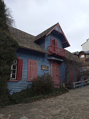 Archivo:Casa histórica de madera Bariloche