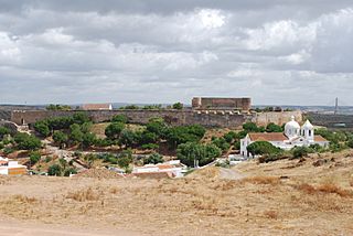 Castelo de Castro Marim desde o Forte de São Sebastião (2).jpg