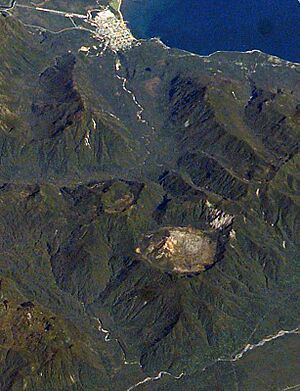 Archivo:Chaiten Volcano NASA