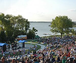 Archivo:Concert at the Arboretum