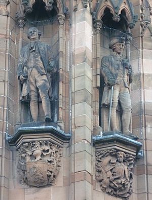 Archivo:David Hume and Adam Smith statues, Edinburgh