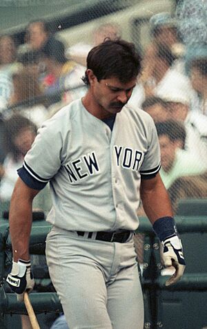 Archivo:Don Mattingly Strikes Out