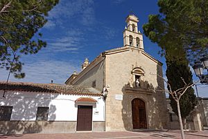 Archivo:Ermita de la Virgen del Amparo, Santa María del Campo Rus 01