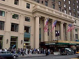 Hotel Pennsylvania, 7th Avenue entrance (edited).jpg