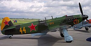 Archivo:Jakowlew Jak-3M green r