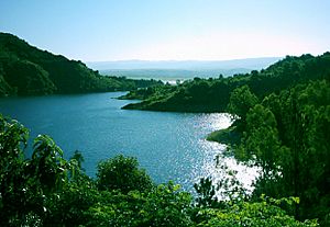 Archivo:Lago en Calamuchita