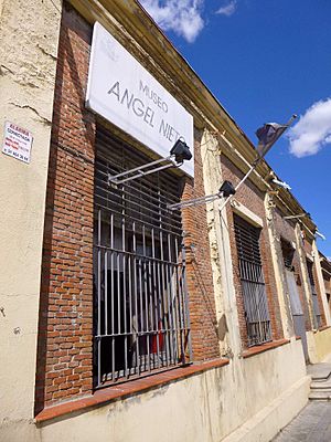 Archivo:Madrid - El abandonado Museo Ángel Nieto