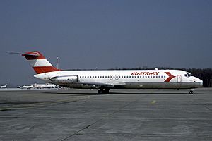 Archivo:McDonnell Douglas DC-9-32, Austrian Airlines AN1476115