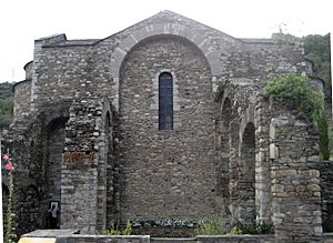Archivo:Naves de Sant Serni de Tavèrnoles3