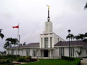Archivo:Nuku alofa Tonga Temple 2007-11-17