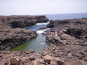 Archivo:Piscina natural da buracona na ilha do sal