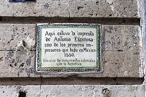 Archivo:Placa sobre imprenta de Antonio Espinosa