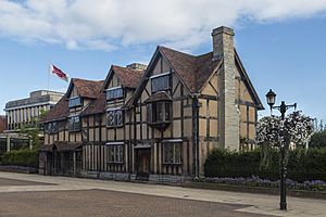 Archivo:Shakespeare's Birthplace, Stratford-upon-Avon - Sept 2012