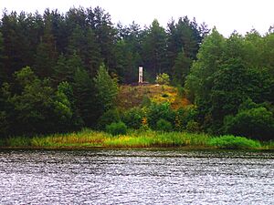 Archivo:The memorial of general Fedyuninsky's command post 1944